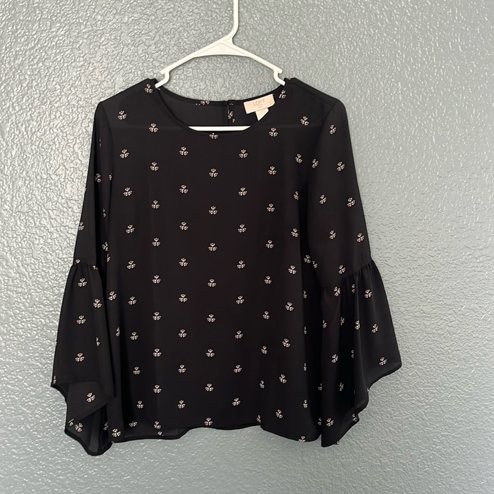 Ann Taylor//  Bell sleeve Blouse •size small petite •sheer